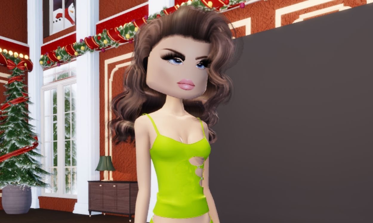 Level Up Your Style: Mastering the Perfect Dress and Lashes for a Show-Stopping Look!